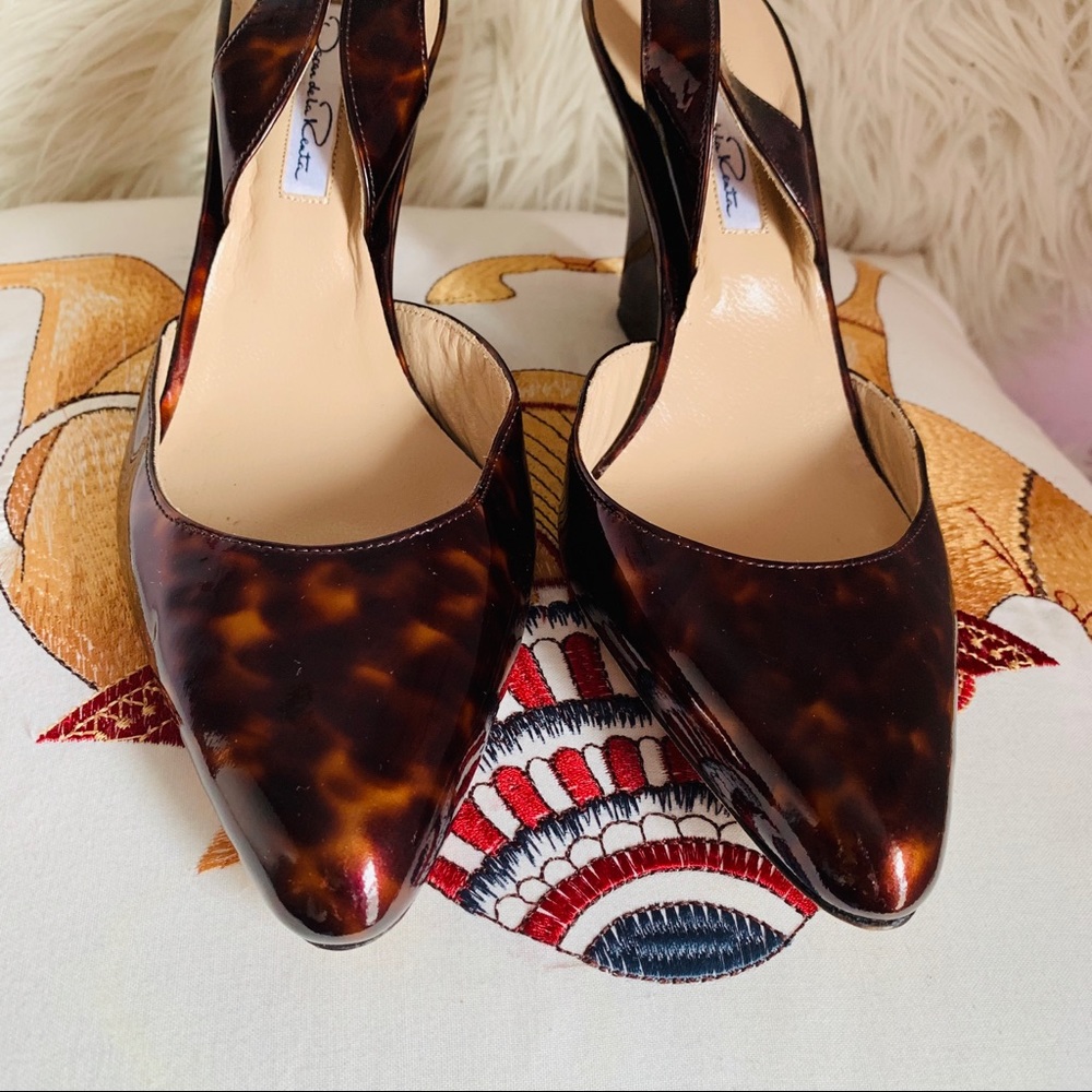 Auth Oscar de la Renta Leopard Patent wedges.